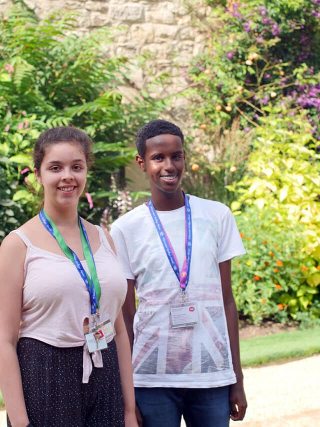Two UNIQ students in the gardens