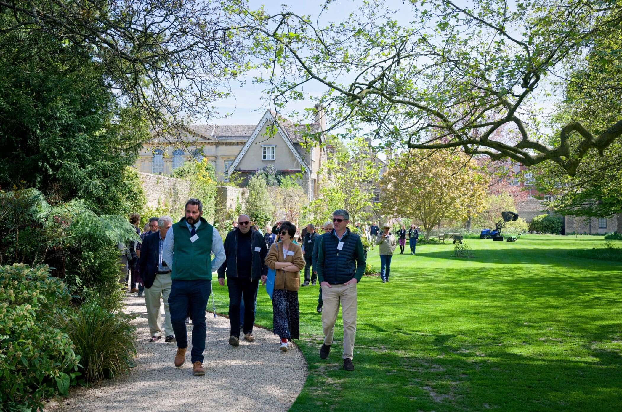 Walking tour in the gardens