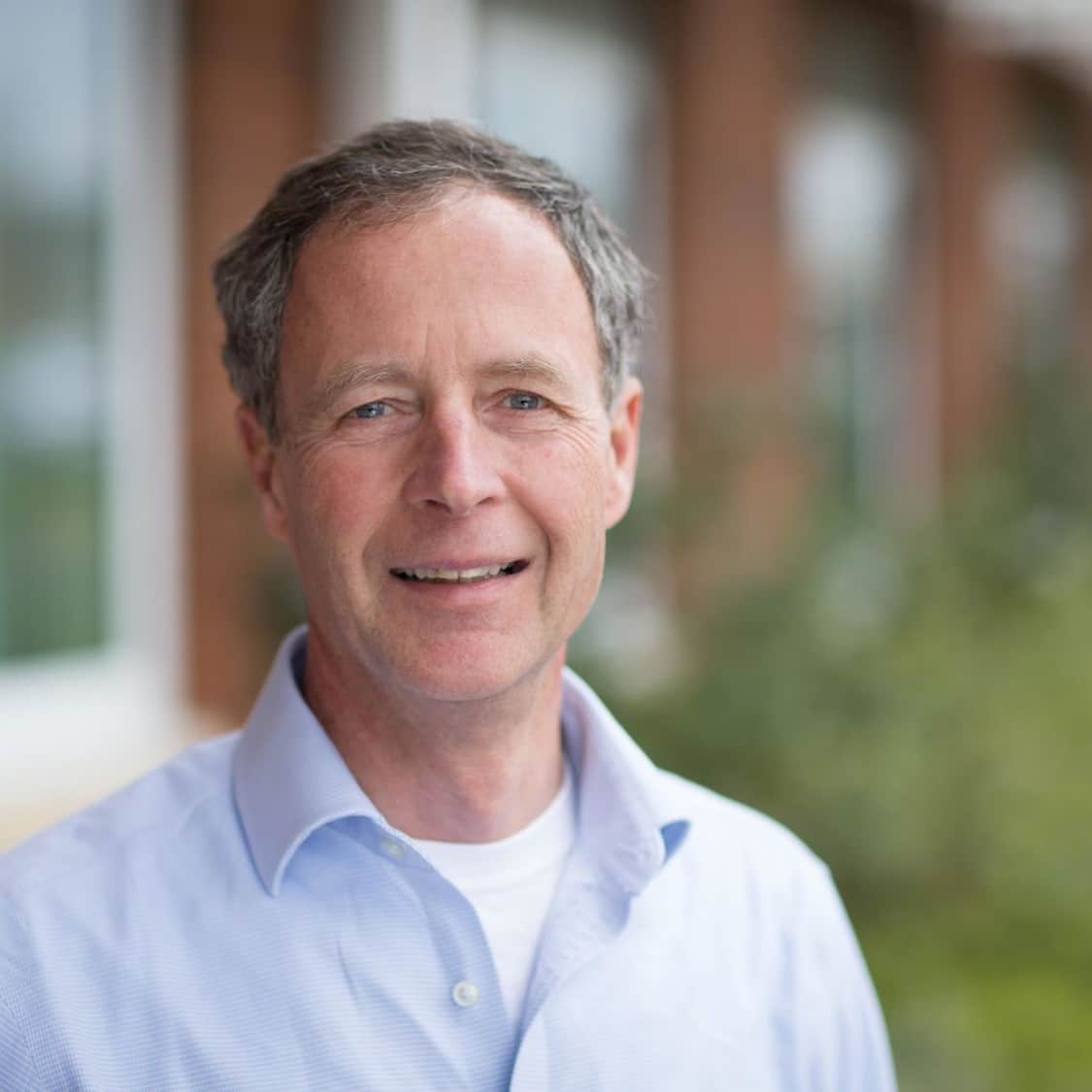 Headshot of Andrew Carr