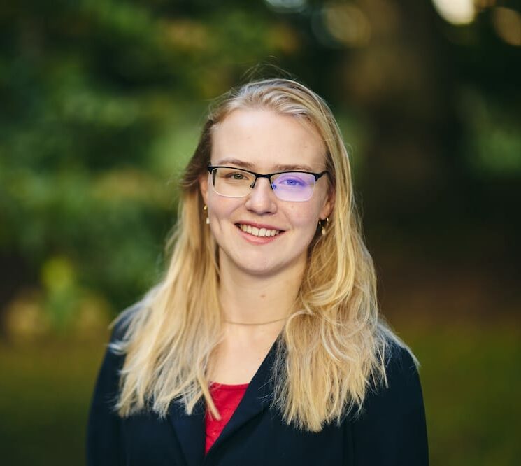 Headshot of Elizabeth Hayman