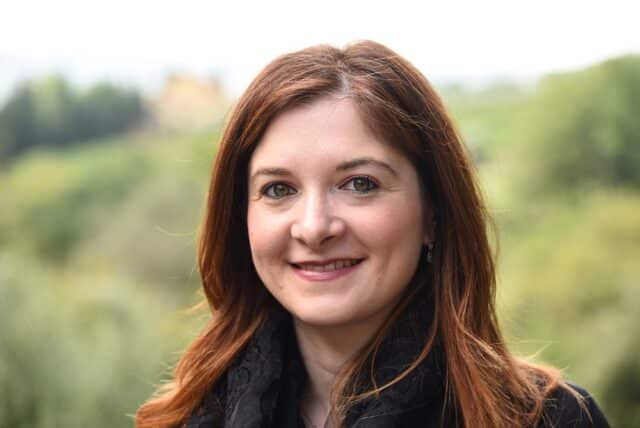 Headshot of Emanuela Vai