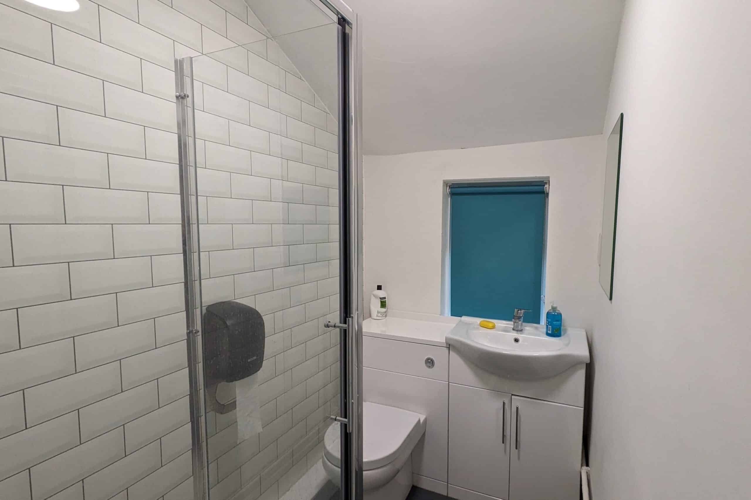 Bathroom with shower in 1 Worcester Street