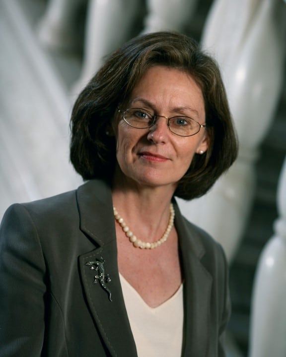 Headshot of Christine Holt