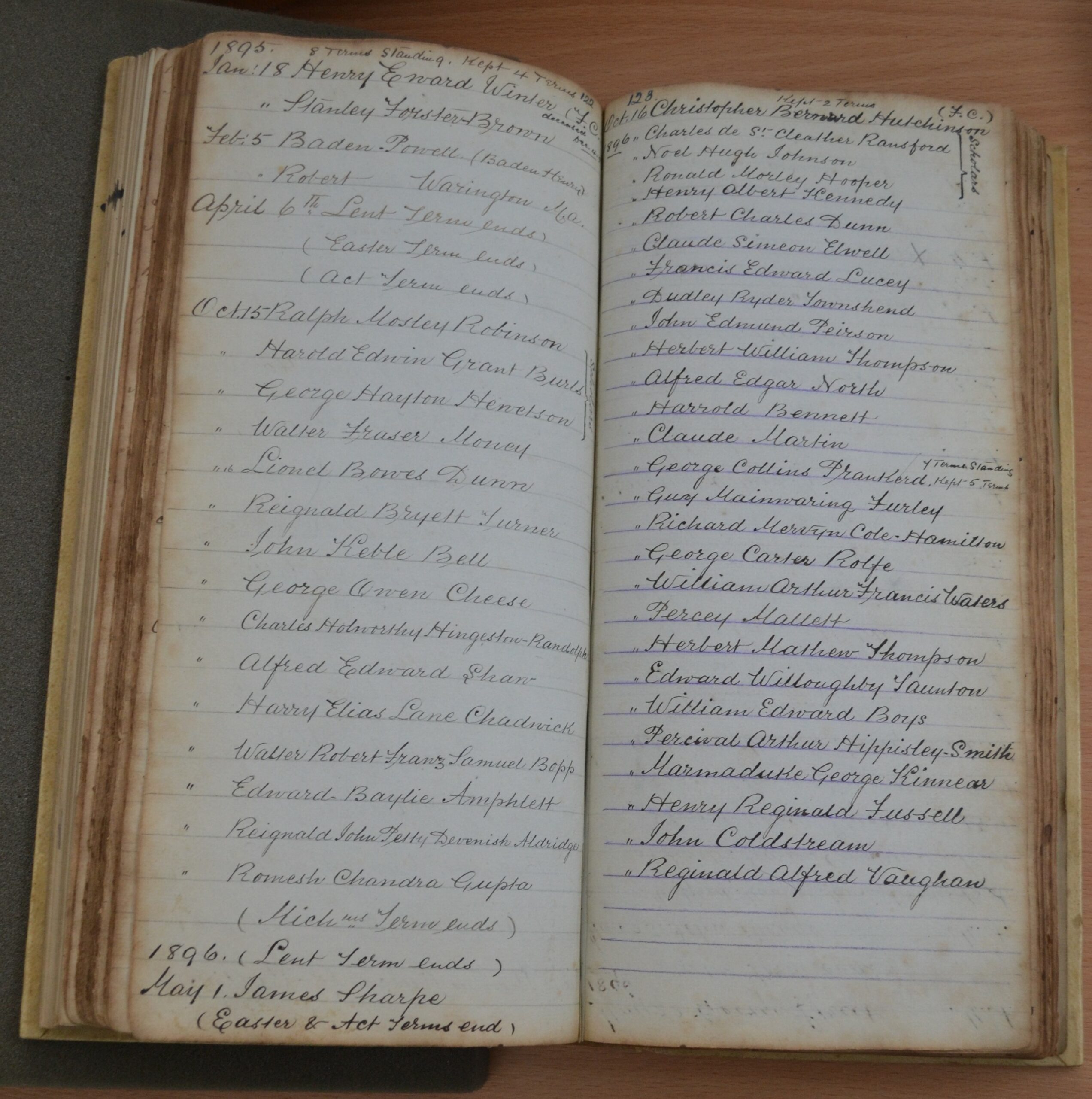 Colour photograph of handwritten entries in the entrances and degrees book.
