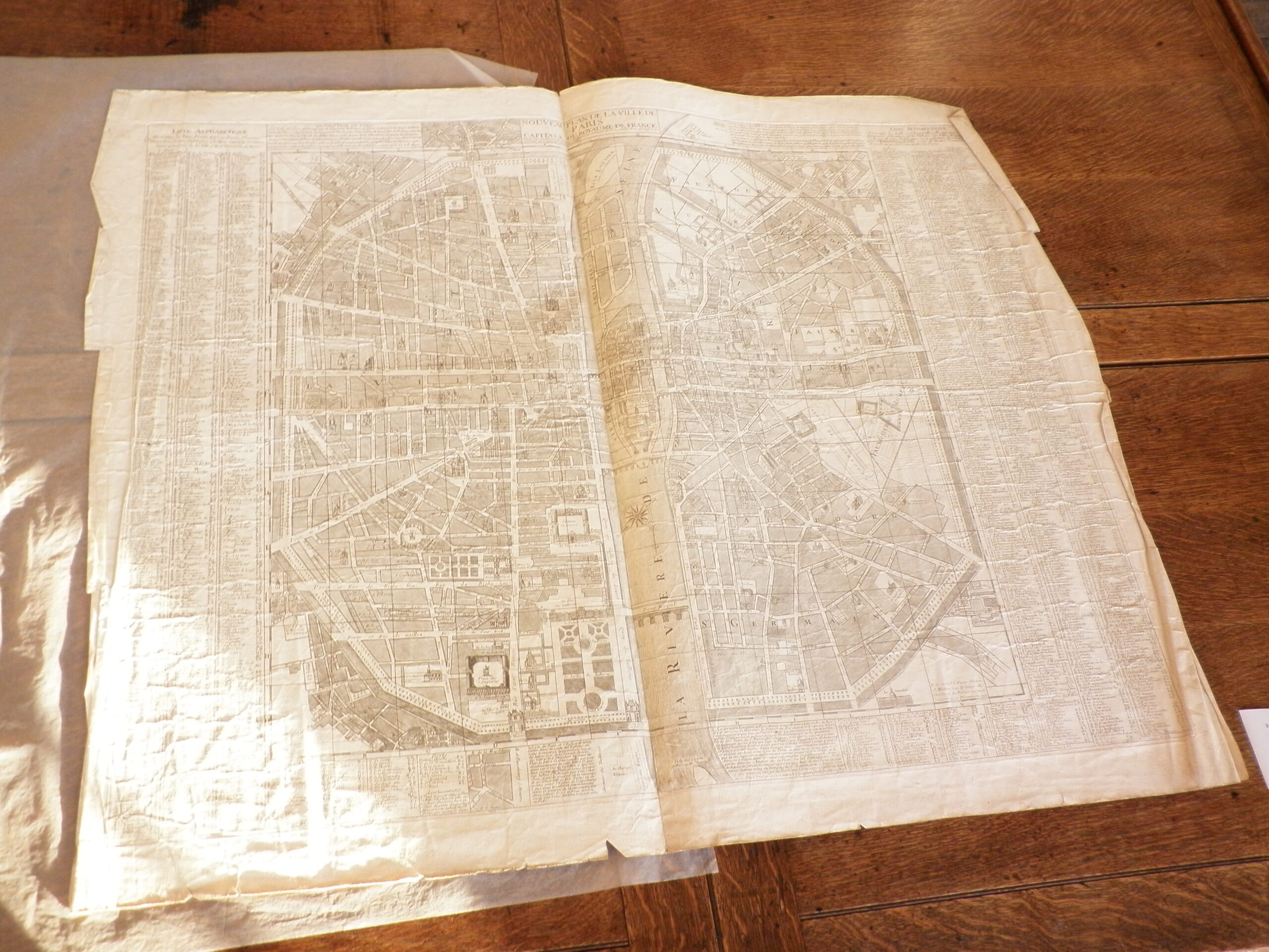 Printed map of Paris from 1700.