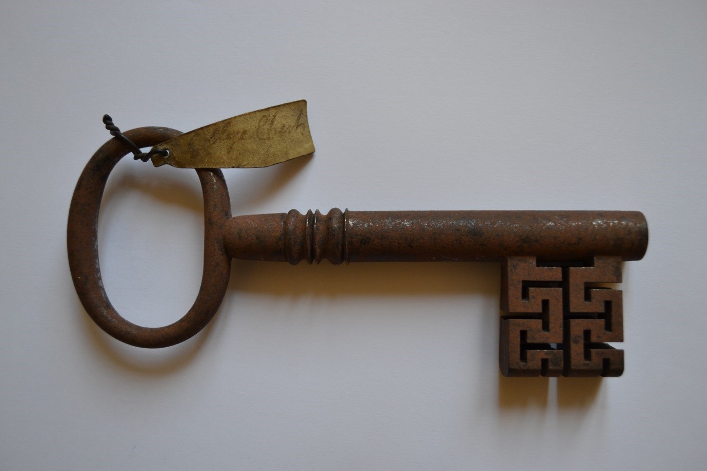 Key to the College Chest, c1714, with label in Provost Gower’s hand