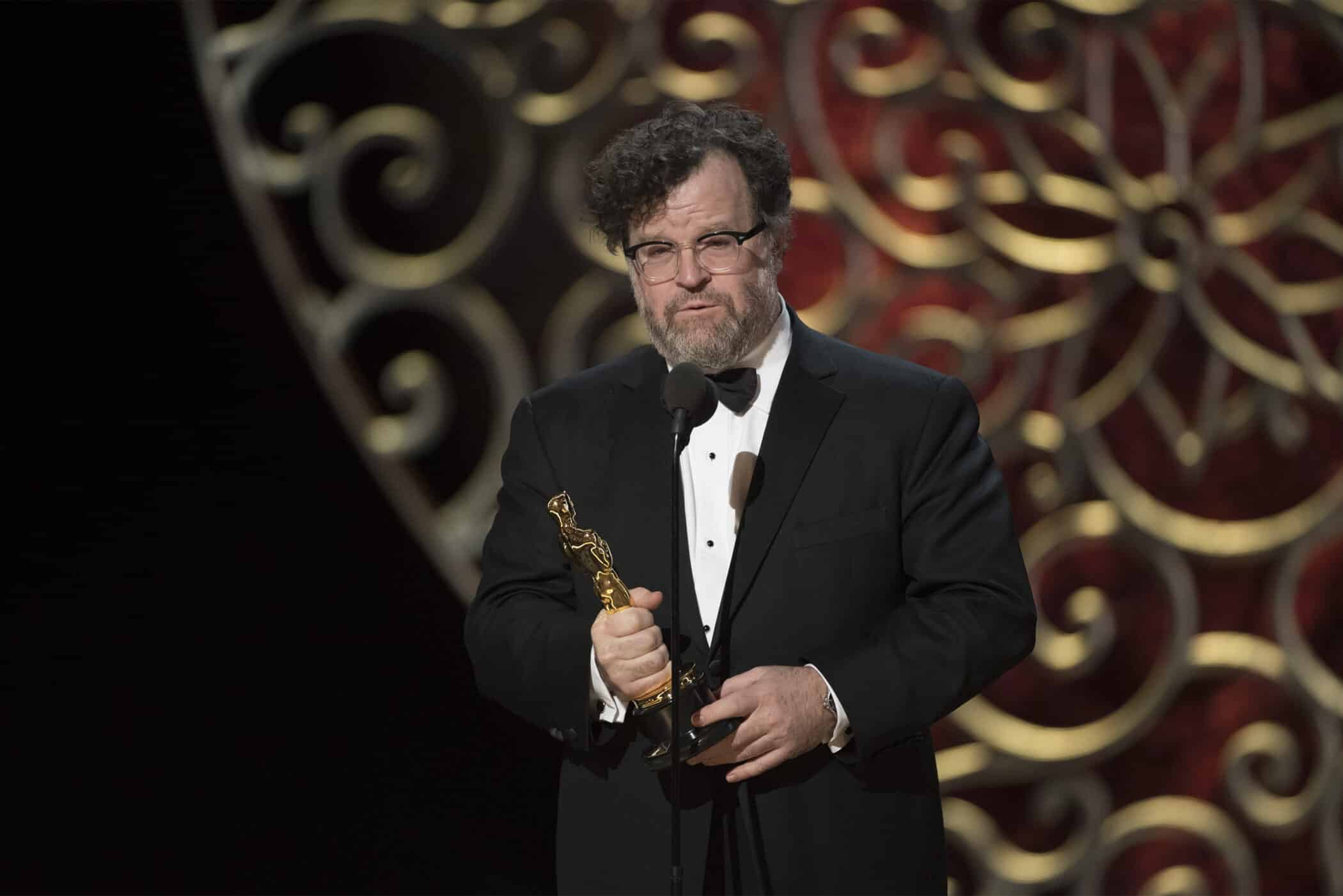 Kenneth Lonergan accepting his Academy Award