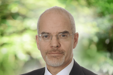 Headshot of Ian Karet